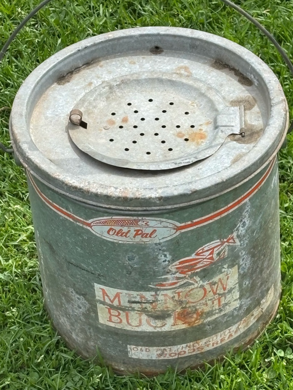 Vintage Old Pal Woodstream Floating Metal Minnow Bucket Fishing Tackle